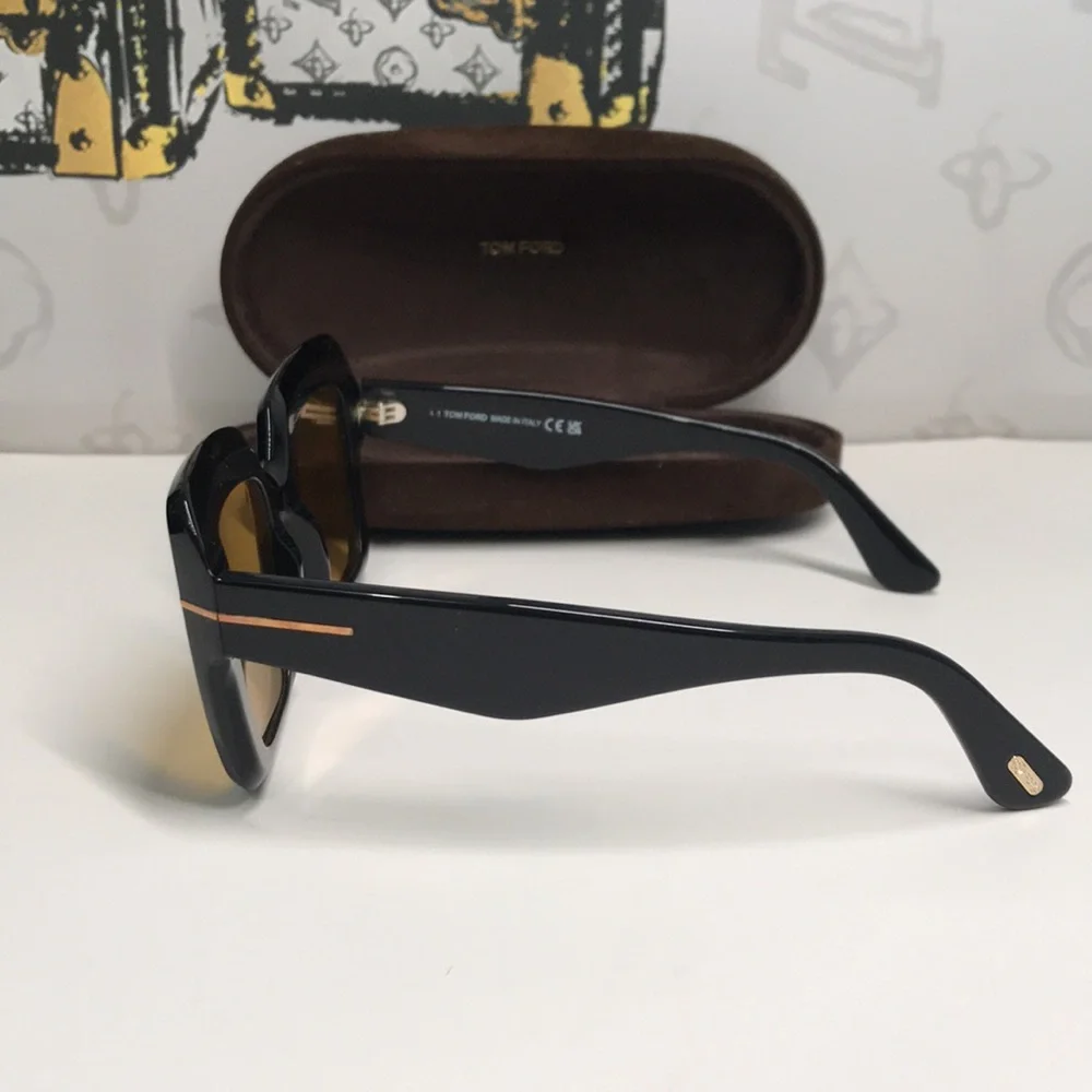 New Authentic Tom Ford TF1157 01E “Esme” Sunglasses – Shiny Black with Brown Len